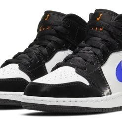 Nike (GS) Air Jordan 1 Mid 'Black Racer Blue' 554725-084 8 Nike (GS) Air Jordan 1 Mid 'Black Racer Blue' 554725-084 -Nike Shop 2 0b0612d8 f394 4a77 81d5 102a321d218a