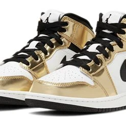 Nike (GS) Air Jordan 1 Mid SE 'Metallic Gold' DC1420-700 -Nike Shop 2 4f6de222 689a 475e 91e5 723100551c96