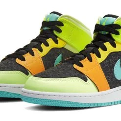 Nike (GS) Air Jordan 1 Mid SE 'Clover' BQ6931-037 7 Nike (GS) Air Jordan 1 Mid SE 'Clover' BQ6931-037 -Nike Shop 2 9b028517 8b48 49bf b40b 6f6183643744