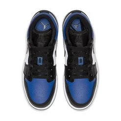 Nike (GS) Air Jordan 1 Low 'Royal Toe' CQ9486-400 9 Nike (GS) Air Jordan 1 Low 'Royal Toe' CQ9486-400 -Nike Shop 3 c4fe5834 d9e4 4a16 8838 db4431a02f19