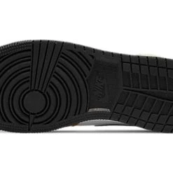 Nike (GS) Air Jordan 1 Mid SE 'Metallic Gold' DC1420-700 -Nike Shop 5 b1a05fe0 7095 432b bddd 82452c94aeab