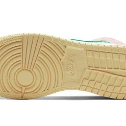 Nike (GS) Air Jordan 1 Mid SE 'Ice Cream' DD1666-100 11 Nike (GS) Air Jordan 1 Mid SE 'Ice Cream' DD1666-100 -Nike Shop 5 ffd3906b cd4f 477e a58e 79f3adc7bdcd